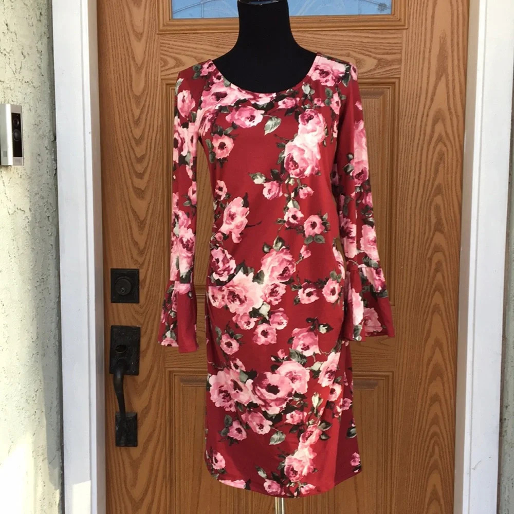 NEW * Pink Blush Fitted Floral Ruffle‎ Sleeve dress
